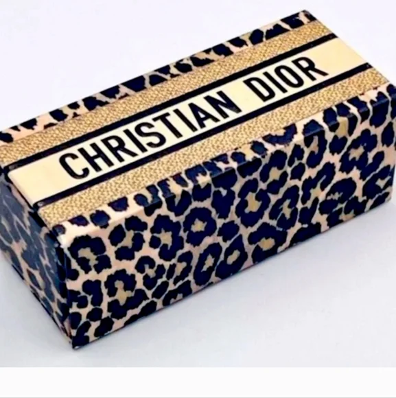 Host pick 🔥 Dior 🔥 - Picture 3 of 7